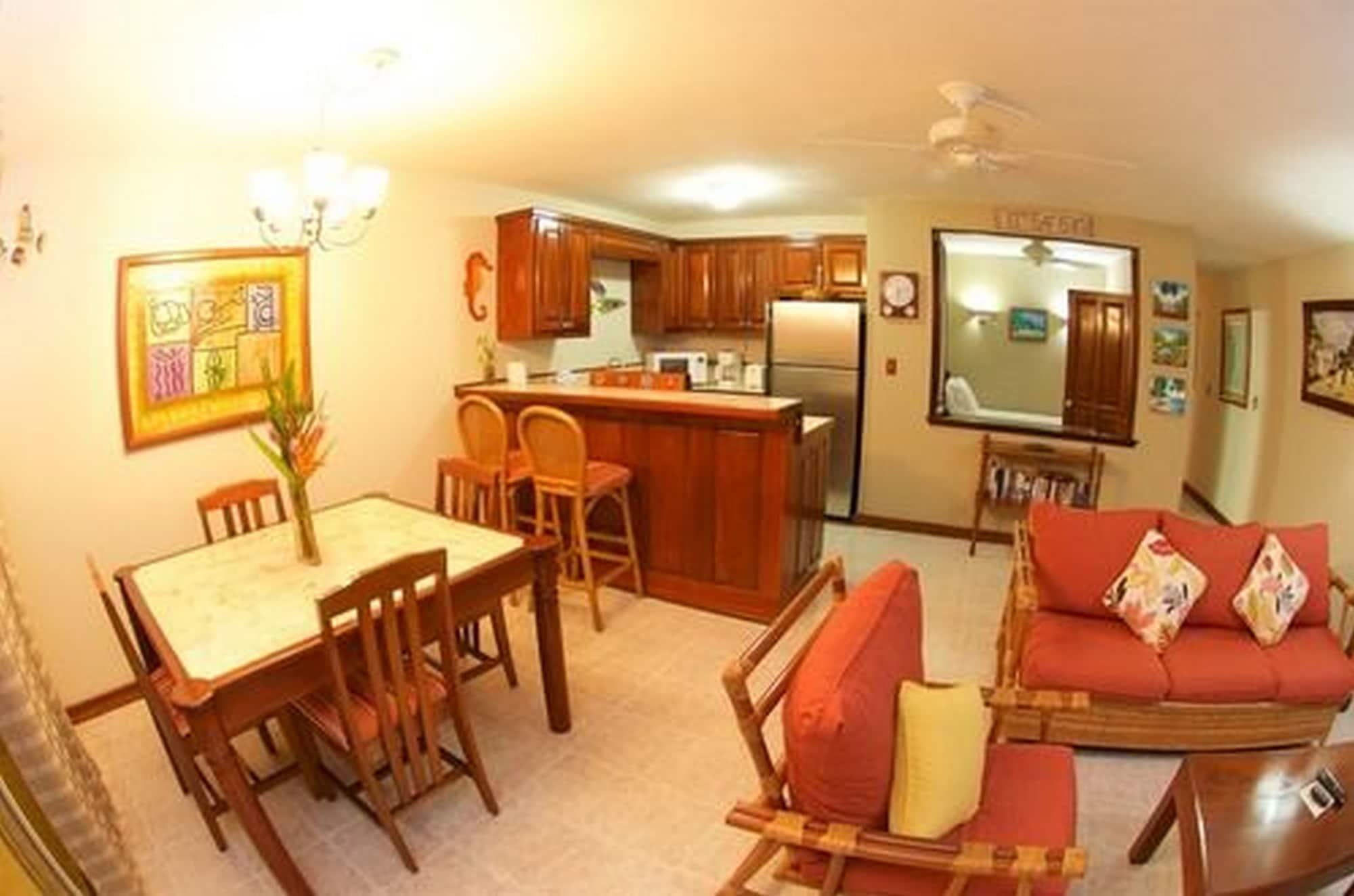 The Palms Oceanfront Suites San Pedro  Εξωτερικό φωτογραφία