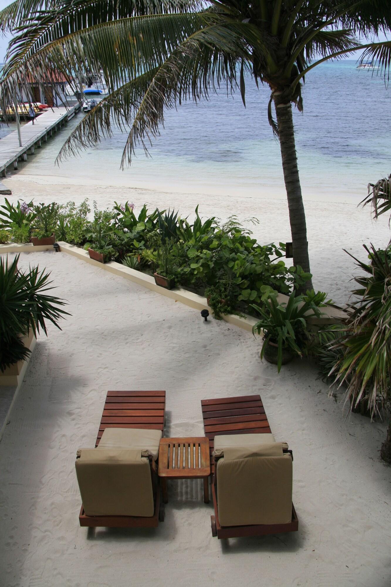 The Palms Oceanfront Suites San Pedro  Εξωτερικό φωτογραφία