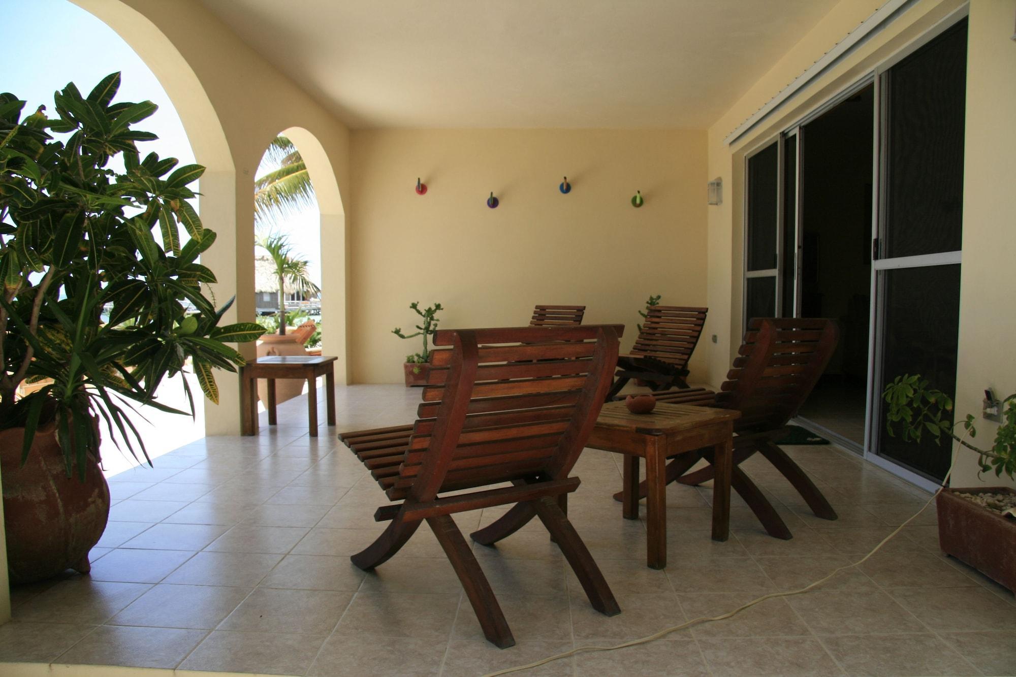 The Palms Oceanfront Suites San Pedro  Εξωτερικό φωτογραφία