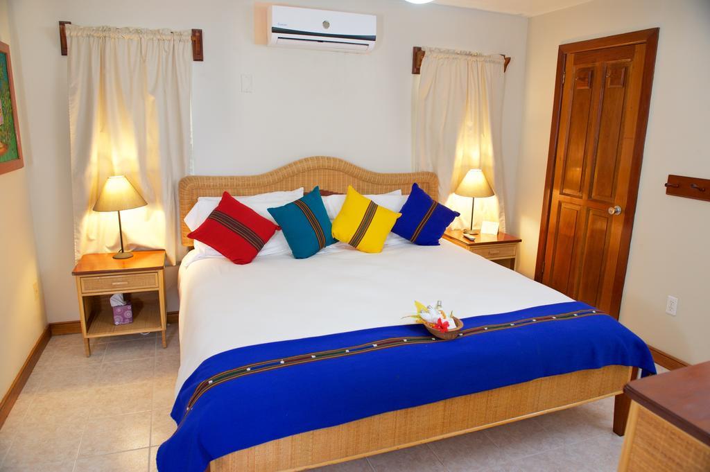 The Palms Oceanfront Suites San Pedro  Εξωτερικό φωτογραφία
