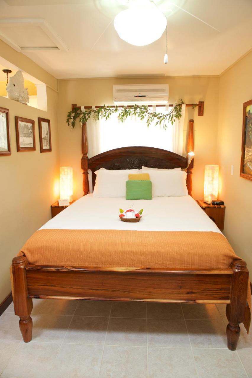 The Palms Oceanfront Suites San Pedro  Εξωτερικό φωτογραφία